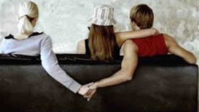 ما تفسير رؤية الخيانة الزوجية في المنام؟.. فيديو 