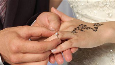 هل يجوز للأب الاستدانة أو القرض من أجل تجهيز ابنته للزواج؟