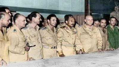 وراء كل عظيم امرأة.. 5 نساء وقفن خلف قادة حرب أكتوبر 73