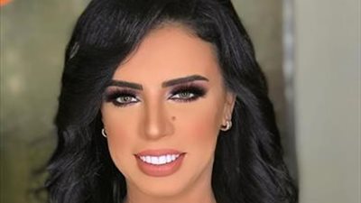 إيمان يوسف: «بعد ما كسبت في ملكة جمال العرب جبت نيرمين الفقي من شعرها»