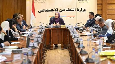 وزيرة التضامن تبحث الوصول لذوي الإعاقات الشديدة للتسجيل على بطاقة الخدمات المتكاملة