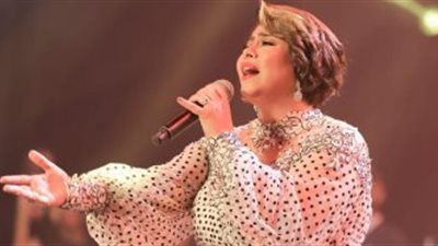 والدة «شيرين عبد الوهاب» تخطف الأنظار في أحدث ظهور لها برفقة أحفادها.. صور