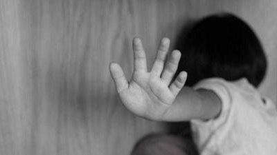 واقعة مأساوية.. حلاق يعذب طفلاً من أجل 10 جنيهات