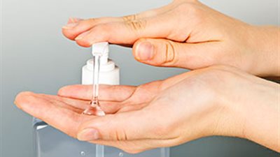 روتين يومي للحفاظ على نظافة يديك وجسمك من الجراثيم 