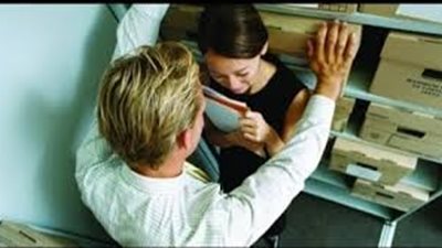 مدرس بدرجة ذئب.. تفاصيل الاعتداء جنسيًّا على طالبة داخل المدرسة