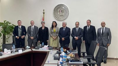 وزير التعليم العالي يترأس اجتماع 