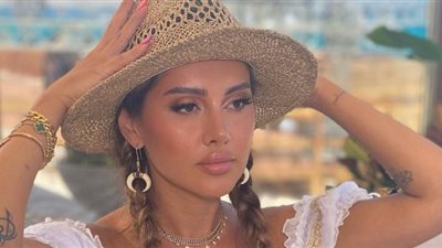 ياسمين رئيس بـ«الهوت شورت».. والجمهور: «قمر حتى لو لبستي خيش»