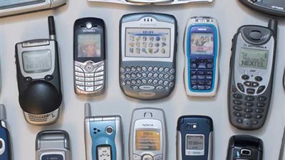 موبايل من التسعينات.. هواتف قديمة تبلغ قيمتها 50 ضعف سعرها الأصلي