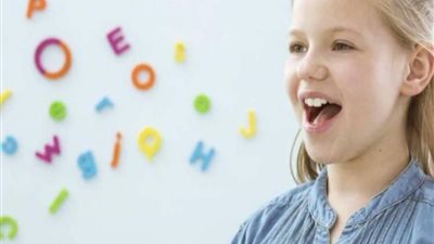 6 نصائح مهمة يجب اتباعها للمساعدة في علاج الطفل المتلعثم