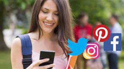 كلية التواصل الاجتماعي.. جامعة أسترالية تتخرجين فيها محترفة 