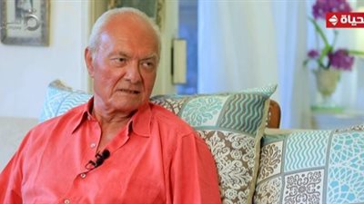 بعد إصابة يوسف فوزي بالمرض.. أسباب وأعراض الشلل الرعاش وطرق الوقاية منه