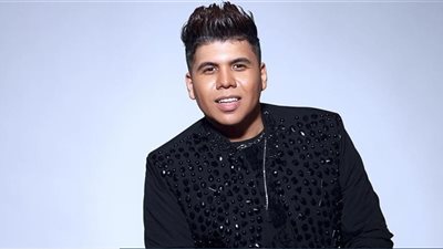 عمر كمال يستفز الجمهور: «عندي 4 عربيات منهم واحدة بـ8 ملايين جنيه»