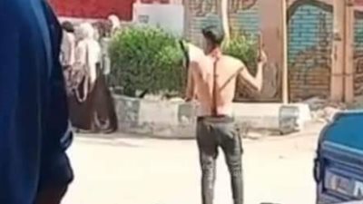 شخص عار يُثير الرعب أمام مدرسة بنات.. إليكِ التفاصيل