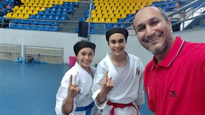 شقيقتان سيناويتان أوائل قطاع القناة في الكاراتيه