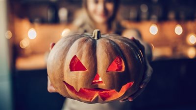 هل يجوز الاحتفال بعيد 