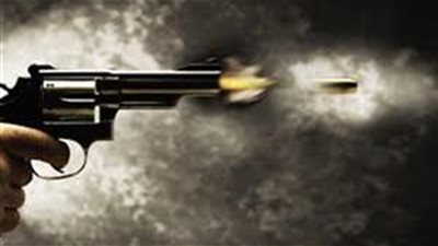 بسبب خلافات بينهما.. رجل يطلق النار على زوجته في المطرية