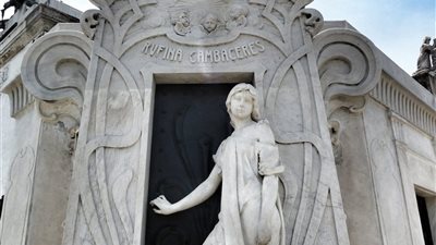 سر «روفينا كامباسيريس» الفتاة التي يزور الأرجنتينيون قبرها في الهالوين