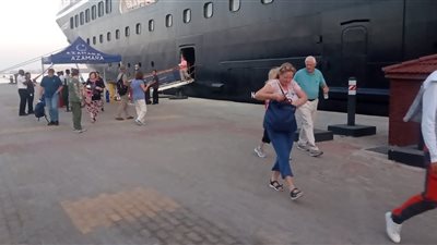 صور| الأوروبيات يتوافدن على الإسكندرية لمشاهدة معالمها السياحية