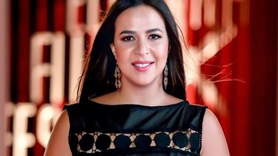 «نشرة أهل الفن».. حمل إيمي سمير غانم.. ياسمين صبري بدون مكياج.. ورقص درة