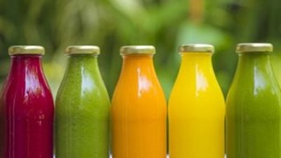 مفيدة ومنعشة.. تعرفي على أشهر العصائر الطبيعية لطفلك