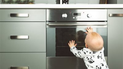 احذري..7 أدوات في المطبخ تشكل خطورة على طفلك