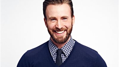 بينهن شاكيرا.. 3 جميلات في حياة الرجل الأكثر جاذبية كريس إيفانز