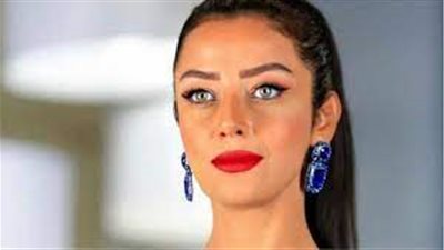 رضوى الشربيني تُهدد الرجال: بنتي هتكمل مسيرتي.. واللي عاكسني ضربته