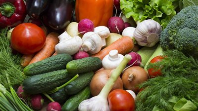 أسعار الخضروات اليوم الخميس.. الطماطم تستقر عند 5 جنيهات للكيلو والبطاطس تتراجع