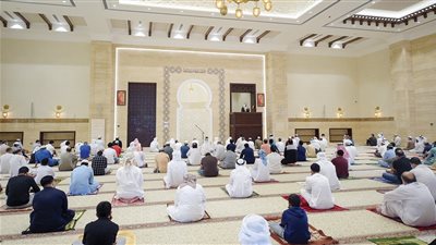 لماذا فضّل الله تعالى يوم الجمعة عن سائر الأيام؟