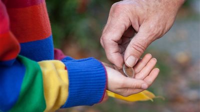 هل يحق للزوجة استرداد ما أنفقته على أولادها في غياب الزوج؟.. المفتي يُجيب