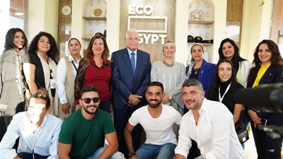 قمة المناخ.. محافظ جنوب سيناء ووزيرة البيئة يفتتحان معرضًا لمنتجات القائمة الخضراء