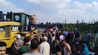 انتشال جثة طفل من ضحايا «أتوبيس الدقهلية» بواسطة الإنقاذ النهري