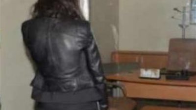 طفلان يكشفان لوالدهما خيانة الأم على فراش الزوجية