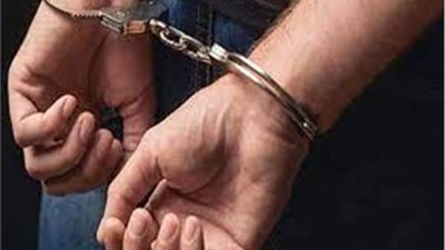 بسبب الخلع.. عاد من السفر وفقأ عين زوجته وبتر يد حماته