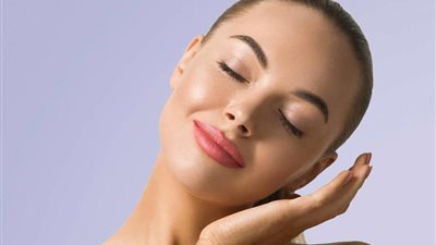 بينها شرب المياه.. طرق طبيعية لحمايتك من شيخوخة البشرة