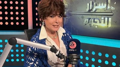 أنوشكا: «أول أجر لي كان 30 جنيهًا.. وخناقتي مع وفاء عامر كانت صعبة»