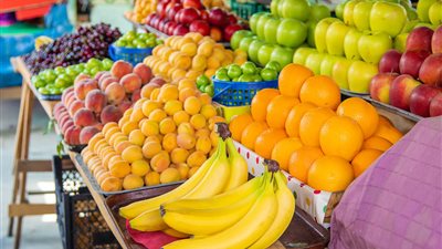 أسعار الفاكهة اليوم الخميس.. التفاح ينتشر بالأسواق بأنواعه بديلا للمانجو		