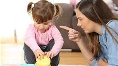 كيف تتعاملين مع عناد طفلك؟.. إليكِ هذه النصائح