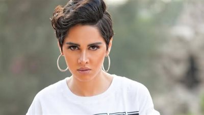 «ياسمين رئيس» تهاجم مرتزقة المهرجانات والجمهور: «بلاش غرور وأنانية»