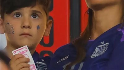  في حضور عائلي.. نجل ميسي يتوقع نتيجة مباراة الأرجنتين وأستراليا 
