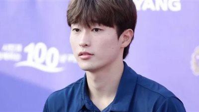 اللاعب الكوري «سونج» يضطر لغلق هاتفه بعد سيل «عروض الزواج» من الفتيات العرب