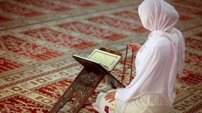 ما حكم ترك حضور الصلاة جماعة لأجل استقبال الضيوف؟