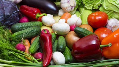 أسعار الخضروات اليوم الجمعة.. استقرار عام في الأسواق والطماطم بـ 5.5 جنيه للكيلو	