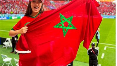 على رأسهن سميرة سعيد.. فنانات مغربيات شجعن «أسود الأطلسي» من مدرجات قطر