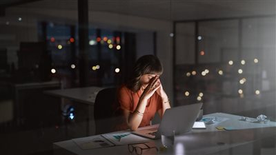 مرحلة الانهيار.. ما هي متلازمة الفقاعة التي يُعاني منها النساء؟ 