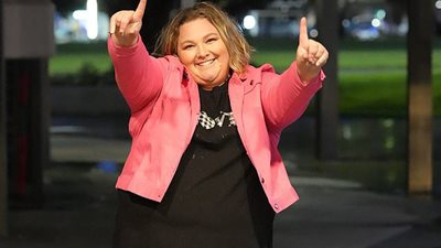 مُنعت من دخول الأراضي النيوزيلندية بسبب زيادة وزنها.. تعرفي عليها