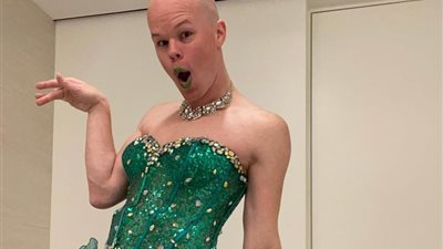 سرق ملابس نسائية وفضح البيت الأبيض.. من هو سام برنتون المتحول جنسيًّا؟