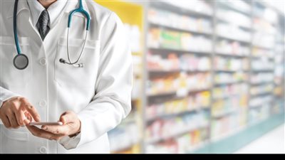 مفاجآت مثيرة في قضية صيدلي استغل طفلة لصناعة أفلام إباحية