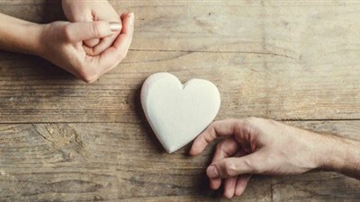 أهمها الطيبة والطموح.. صفات يحبها الرجل في المرأة