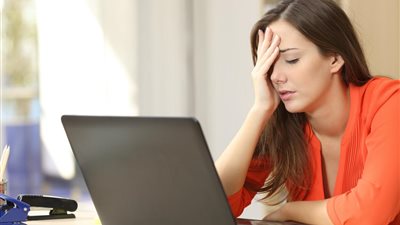 تصيبك باضطراب نفسي وعقلي.. احذري إدمان متابعة الأخبار السيئة 